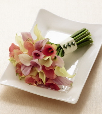 Calla Lily Promise Bouquet - Deluxe